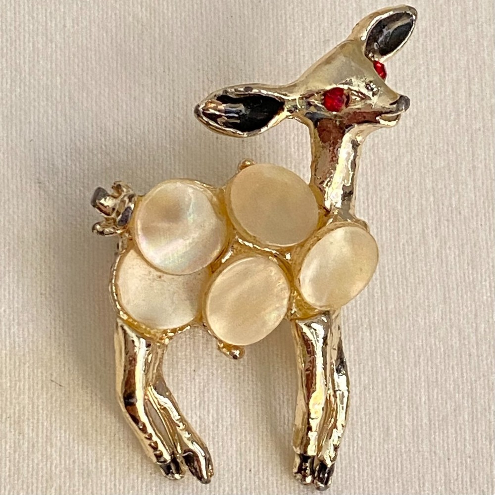 💎Lamb/Deer Brooch Gold Tone Red Stone Eyes & Mother Of Pearl Body